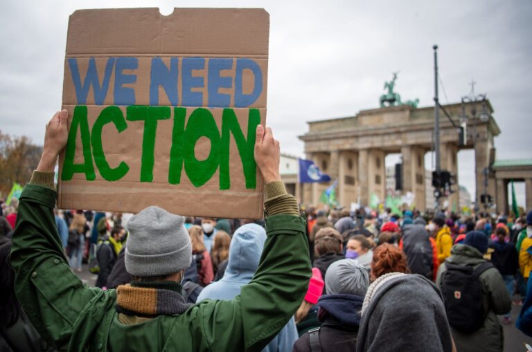 Viele Menschen sich für den Kampf gegen den Klimawandel ein. Manche schauen aber auch weg. Foto: Philipp Znidar/dpa