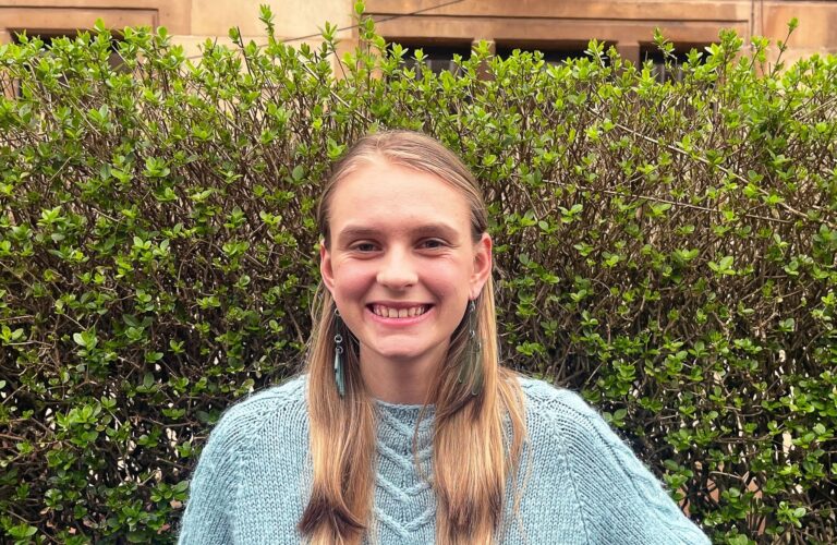 Die Studentin Lina Pfeiffer. Die 22-Jährige hat eine Online-Karte entwickelt, auf der Personen aus Berlin und Brandenburg ihre persönlichen Erfahrungen mit dem Klimawandel teilen können. Foto: Climate Stories Map/L. Pfeiffer /dpa/Archivbild