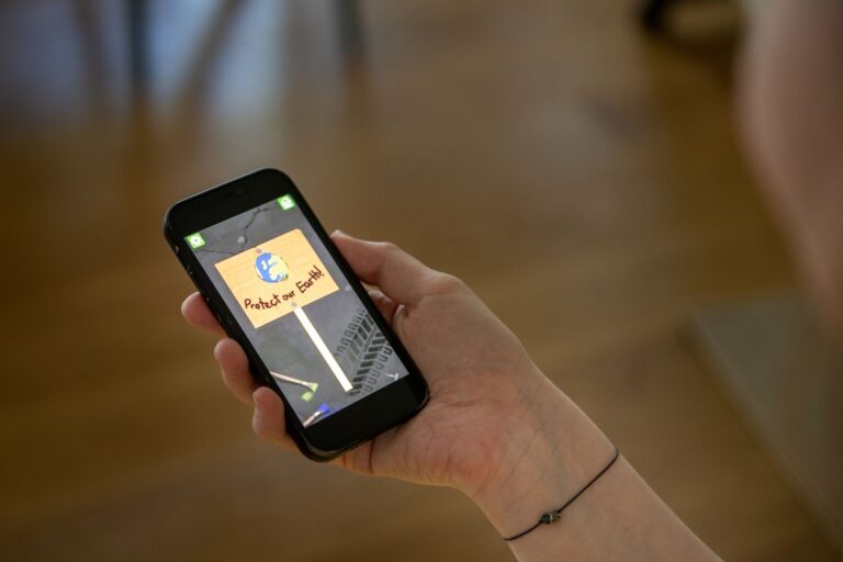 Das neue Mobile Game «Little Impacts» vom Umweltbundesamt behandelt von veganer Ernährung bis zur Geldanlage Aspekte der Nachhaltigkeit.