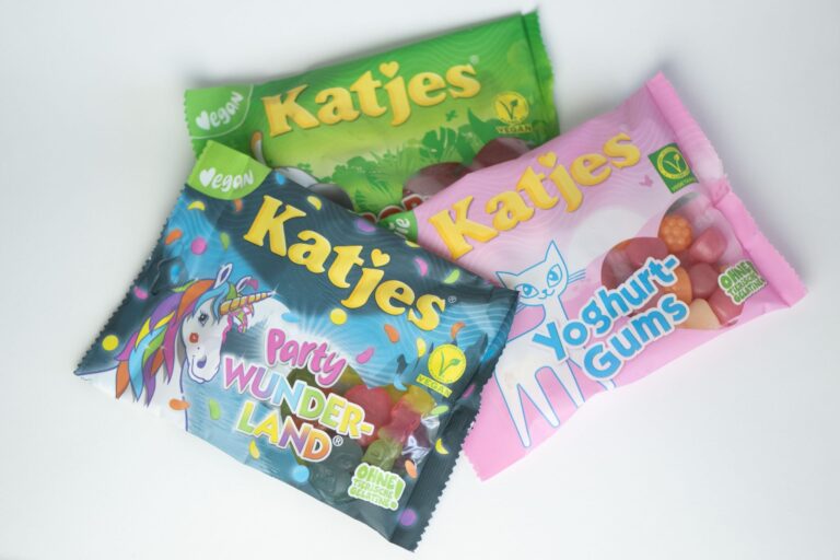 Tüten mit Fruchtgummis der Marke Katjes. Foto: Sebastian Kahnert/dpa