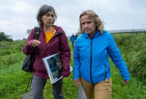 Die Biologin und Moorfoscherin Franziska Tanneberger (l) erhält den Deutschen Umweltpreis.