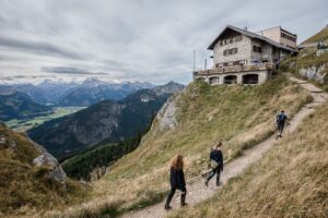 Die Bad Kissinger Hütte des Deutschen Alpenvereins. Der DAV bewirtschaftet rund 200 Hütten. (Archivbild)