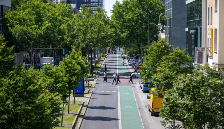Nicht überall in Berlin gibt es so schöne Radwege auf der Schloßstraße im Süden (Archivfoto).