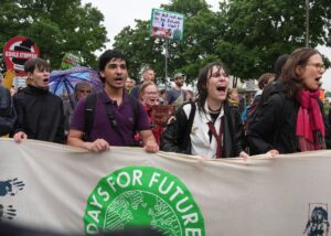 Angesichts des sogenannten globalen Klimastreiks gehen die Teilnehmer von Fridays for Future am Freitag in vielen Städten Bayerns für mehr Klimaschutz auf die Straße. (Archivfoto)