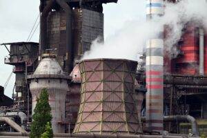 Duisburg ist einer der größten Stahlstandorte Europas. Unter anderem hat Deutschlands größter Stahlhersteller Thyssenkrupp Steel dort seinen Sitz.