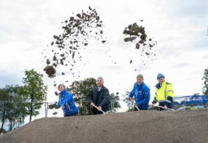 Spatenstich für die Geothermieanlage mit Wirtschaftsminister Robert Habeck.