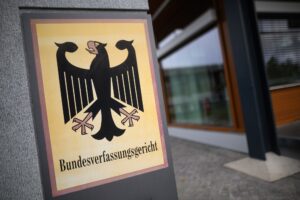 Das Bundesverfassungsgericht muss sich mit mehreren Beschwerden von Journalisten gegen eine Abhöraktion bayerischer Ermittler befassen. (Archivbild)