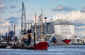 Die «AIDAnova», hier in Hamburg, kann mit Flüssigerdgas fahren.