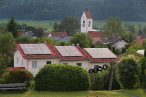 Bei Energiewende-Technologien wie Photovoltaikanlagen sind bayerische Haushalte Vorreiter in Deutschland.