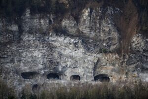 Umweltschützer fürchten durch Probebohrungen Auswirkungen auf die seltenen Gipskarstformationen im Harz. (Archivbild)