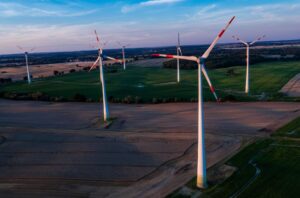 In Greifswald haben Branchen- und Behördenvertreter über Hürden beim Ausbau der Windkraft in MV sprechen.