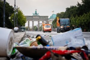 Die Straßenreinigung und Müllabfuhr in Berlin wird ab dem kommenden Jahr teurer. (Archivbild)