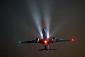 Am Flughafen Leipzig/Halle bleibt die Lärmbelastung ein kontroverses Thema. (Archivbild)