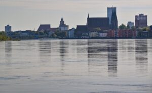 Das Hochwasser hinterließ an den Hochwasserschutzanlagen vergleichsweise geringe Schäden. (Archivbild)