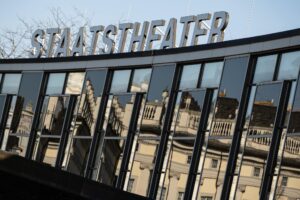 Das Staatstheater Kassel und die Universität Kassel haben sich gemeinsam auf den Weg zum klimafreundlichen Theater gemacht. (Archivbild)