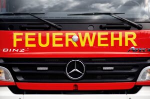 Die Feuerwehr hat ein Pferd aus einem Wassergraben im Landkreis Ammerland gezogen. (Symbolbild)