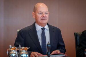 Scholz schließt sich einem Ruf nach mehr Ehrgeiz auf der Weltklimakonferenz an. (Archivbild)