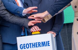 Ein Viertel aller Klimainvestitionen der Industrie im Jahr 2022 entfielen auf Schwerin. Im Jahr darauf wurde dort eine Geothermie-Anlage zur Wärmeversorgung eingeweiht. 15 Prozent der Fernwärme in Schwerin sollen klimaschonend durch den Einsatz der erneuerbaren Energie erzeugt werden.(Archvibild)