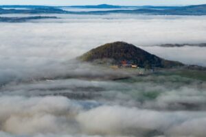 Hoch in den Bergen in Thüringen waren die Temperaturen dieser Tage teils zweistellig, in den Tälern hingegen wurden um null Grad gemessen.