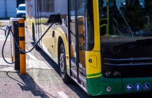 Seit 2018 fördert der Bund die Umrüstung der Busflotten in Deutschland - Tausende E-Busse sind seither im Linienverkehr unterwegs. (Archivbild)