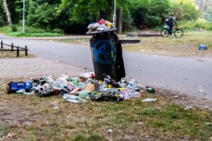 Eine Verpackungssteuer könnte zur Verringerung der Müllmenge beitragen, sagen die Befürworter. (Archivbild)