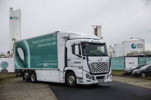 Der Industriegase-Hersteller Nippon Gases nutzt ab sofort einen gemieteten Wasserstoff-Lkw.