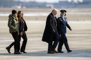 US-Präsident Trump ist mit seiner Ehefrau Melania Trump nach North Carolina gereist.