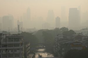 Bangkoks Skyline liegt häufig unter einer giftigen Smog-Wolke.