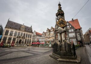 Das Land Bremen will, dass private Grundstücke durchlässiger für Regen werden. (Symbolbild)