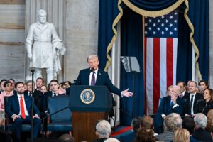 Donald Trump hat direkt nach seiner Vereidigung mehrere Maßnahmen angekündigt - das betrifft auch das Klimaschutzabkommen.