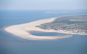 Rund 20 Kilometer vor Borkum will der Energiekonzern One-Dyas in der Nordsee Erdgas fördern. (Archivbild)