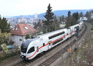 Bislang fährt die Gäubahn über die sogenannte Panoramabahn bis zum Stuttgarter Hauptbahnhof. Wegen Bauarbeiten zu Stuttgart 21 soll sie künftig schon im Stadtteil Vaihingen enden.