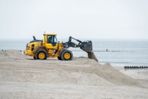 Damit die Strandkörbe am Nordseestrand von Wangerooge Platz finden, muss neuer Sand aufgeschüttet werden.