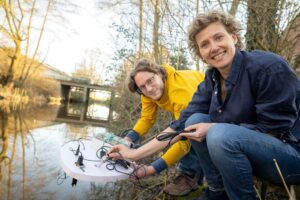 Die Wassersonde soll Daten zum Zustand der Aue liefern.