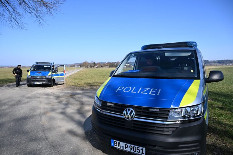 Nach der Durchsuchung eines Allgäuer Rinder-Großbetriebs will die landesweite Kontrollbehörde ein Tierhalteverbot für vier aktuelle und ehemalige Beschäftigte. (Archivfoto) Foto: Pichler/swd-medien/dpa