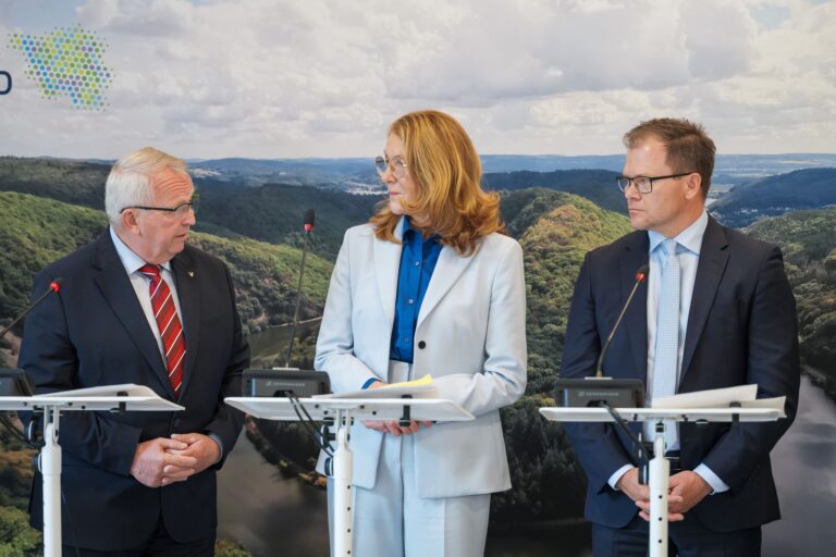 Die Umweltminister waren sich beim Thema Wolf einig. Foto: Oliver Dietze/dpa
