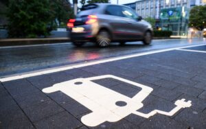 Steigende Rabatte machen Elektroautos billiger. (Archivbild)