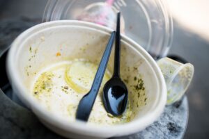 Viele Städte im Nordwesten sind noch zurückhaltend bei der Verpackungssteuer, geprüft wird sie aber vielerorts.