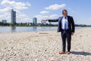 Die Auswirkungen des Klimawandels machten sich am Wasserstand bemerkbar, sagte Schneider.