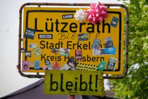 Nach einem Gottesdienst zum Gedenken an die für die Braunkohle zerstörte Ortschaft Lützerath hat das Amtsgericht Erkelenz eine 68 Jahre alte Frau freigesprochen. (Symbolbild)