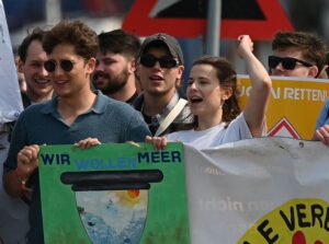 Mit Flüssigerdgas zerstöre die Bundesregierung ihre Zukunft, meinen die Demonstranten.