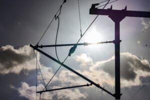 Nur rund 62 Prozent der Schienenwege in Deutschland sind mit Oberleitungen ausgestattet.