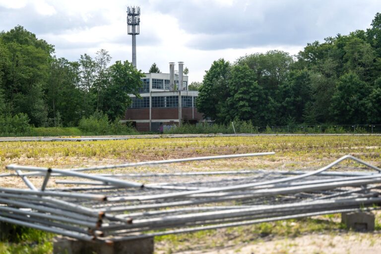 Die Staatsanwaltschaft Oldenburg hat ein Gutachten für den Boden im Bereich der ehemaligen Schießbahn erstellen lassen. Foto: Sina Schuldt/dpa