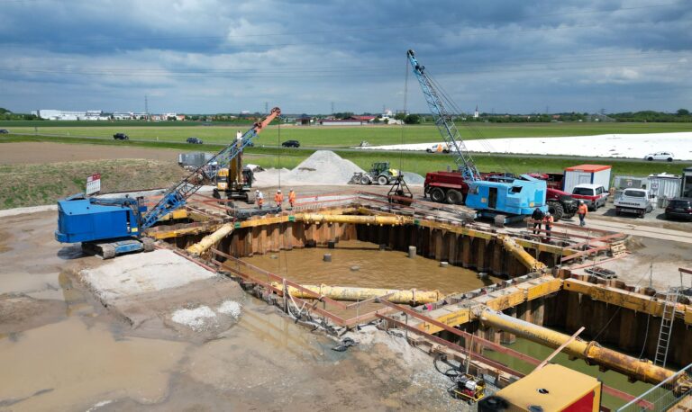 Neue Leitungen sollen die Trinkwasserversorgung sichern. Foto: Arne Dedert/dpa