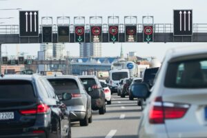 Autobauer bekommen in der EU mehr Zeit, um sich an Klimavorgaben zu halten. (Archivbild)