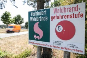 Hitze und Trockenheit sorgen am Wochenende in weiten Teilen Thüringens für erhöhte Waldbrandgefahr. (Archivbild)