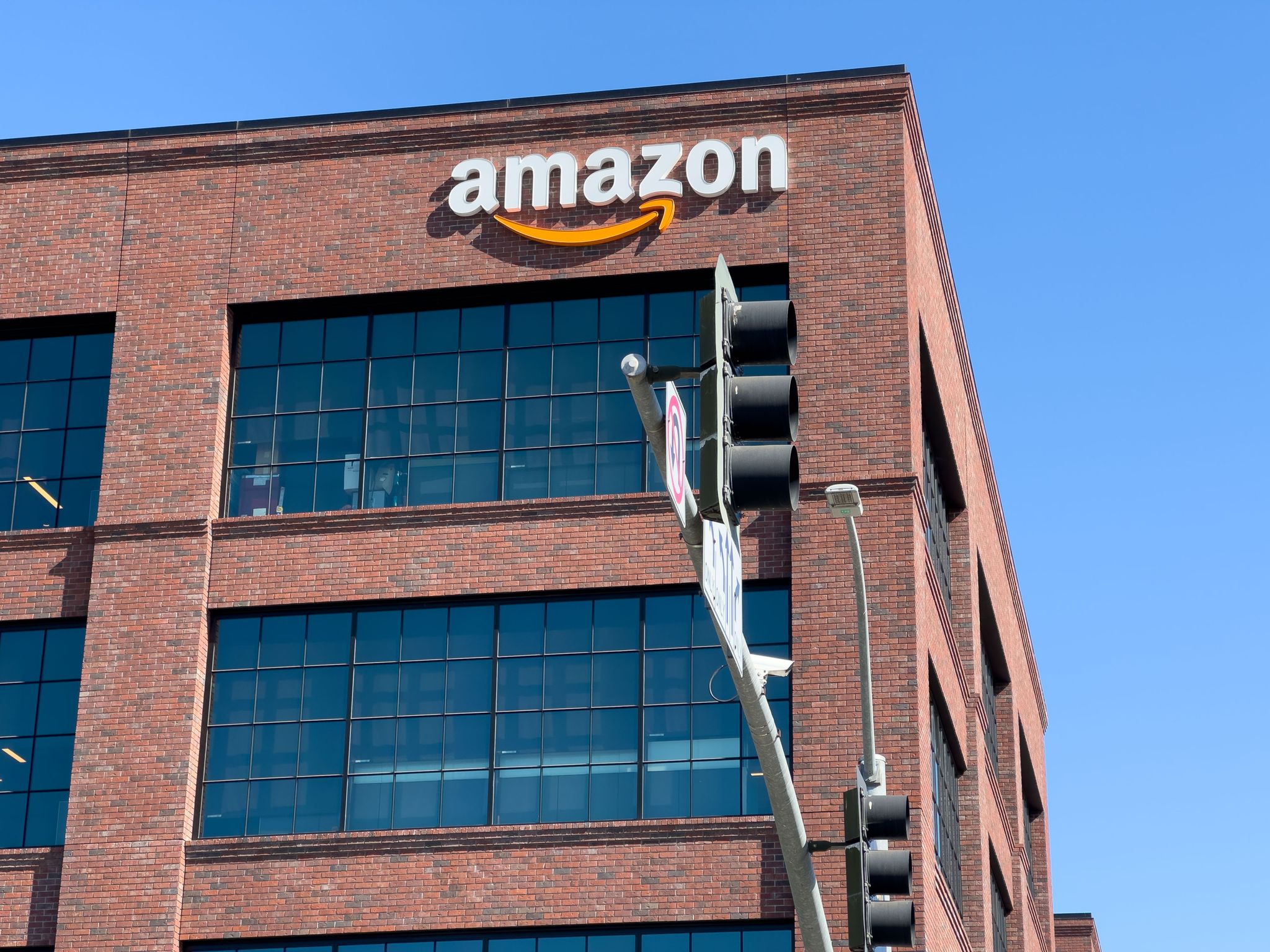 Amazon bestellt 5.000 elektrische Mercedes-Vans