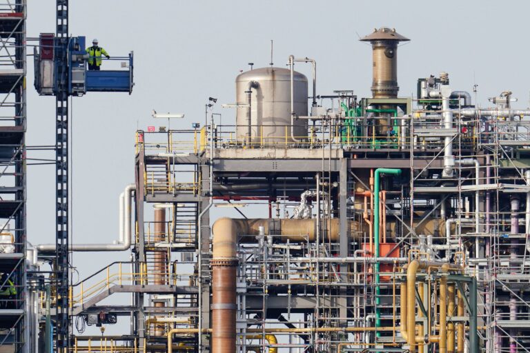 Klimaneutralität bis 2045 zu schaffen, sei schon eine große Herausforderung, sagen Vertreter aus der Wirtschaft. Bis 2040 sei dies schlicht nicht zu stemmen. (Archivfoto) Foto: Uwe Anspach/dpa