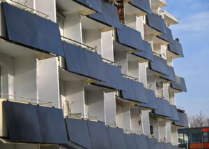 Balkonkraftwerke boomen - inzwischen gibt es eine Million der kleinen Solaranlagen.