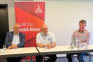 Gewerkschaft und Politik kritisieren den Kurswechsel des Stahlkonzerns ArcelorMittal und fordern einen neuen Zukunftsplan für das Bremer Werk.